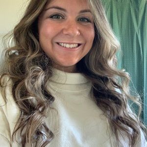 Meet your Posher, Abbey